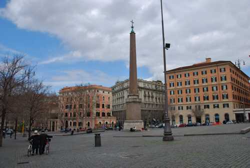 Обелиск на площади Эсквилино - Рим