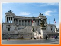 Монумент Алтарь Родины на площади Венеции в Риме